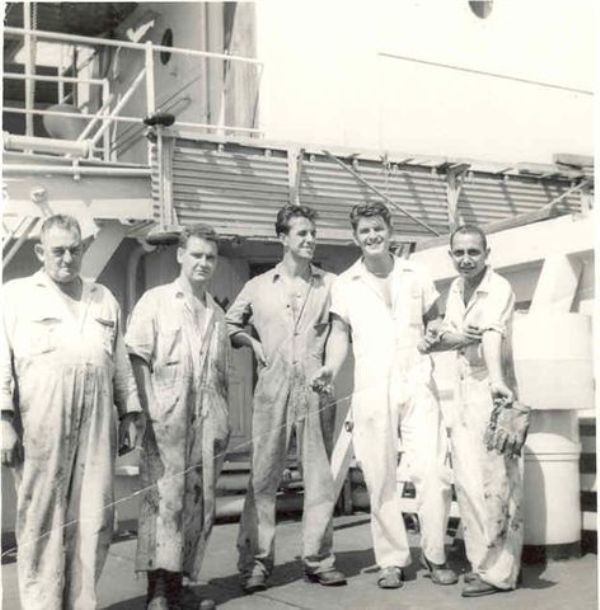 Fort Beau
Nana Karsondas right
