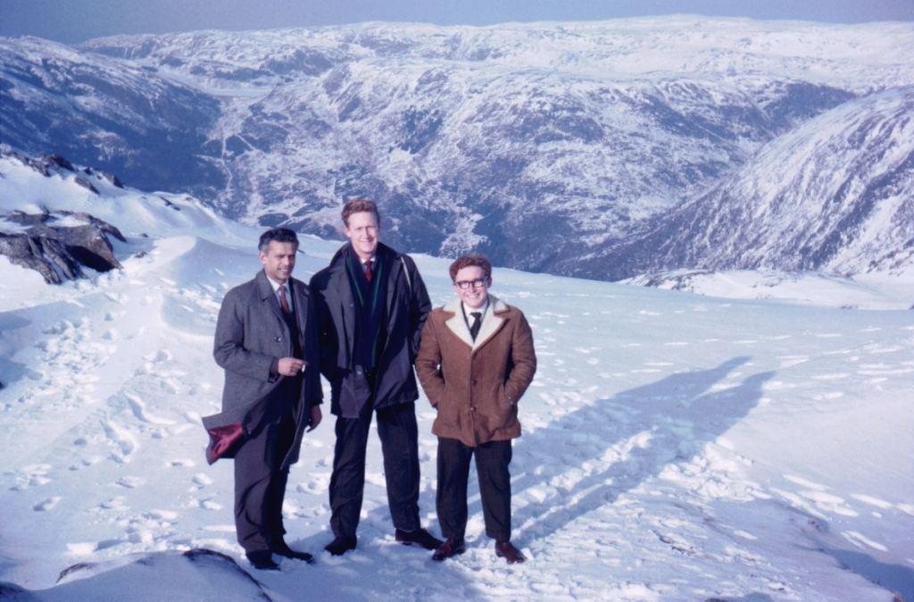  Harry Rowe, 3EO. John Campbell, Deck Cdt, Alex Landels.
Unsuitably dressed for mountaineering. Tideflow, Bergen 1965.
"We were wearing standard UK all weather gear provided by Hepworths."
