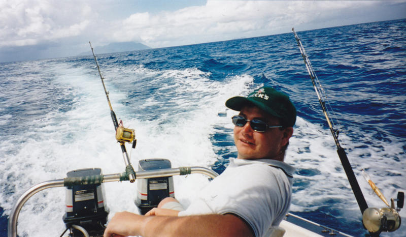  Lee Cloutman
RFA Fort George Seychelles 2001
 

