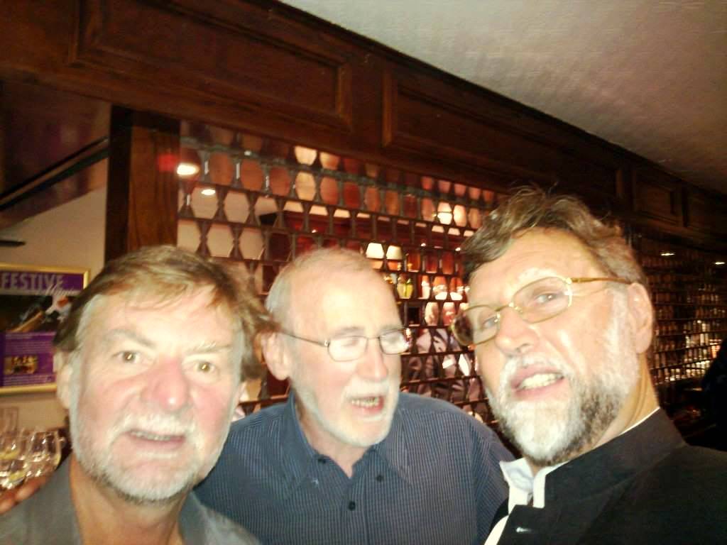 Jim McKie, Des Garvey, Dave Palin.
Reignite 2010 at the Tickled Trout, Preston.
Photos in soft focus by Dave Palin. -->
