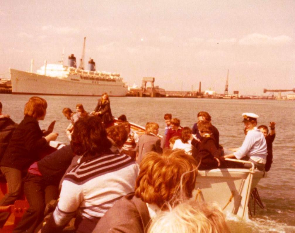 Sir Lancelot - Marchwood - 1976 - Ship Adoption Day
3/0 Ian Birleson takes the lead with his merry crew
