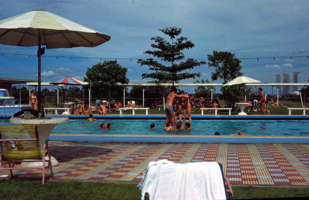 TERROR CLUB 1976
G. Collins , Bob Thornton , Mrs Thornton  3rd Eng  in pool
