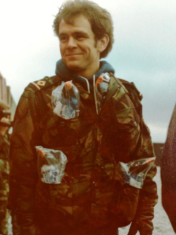 Pick up a Penguin
Tony Vernall
Falklands 1983.
